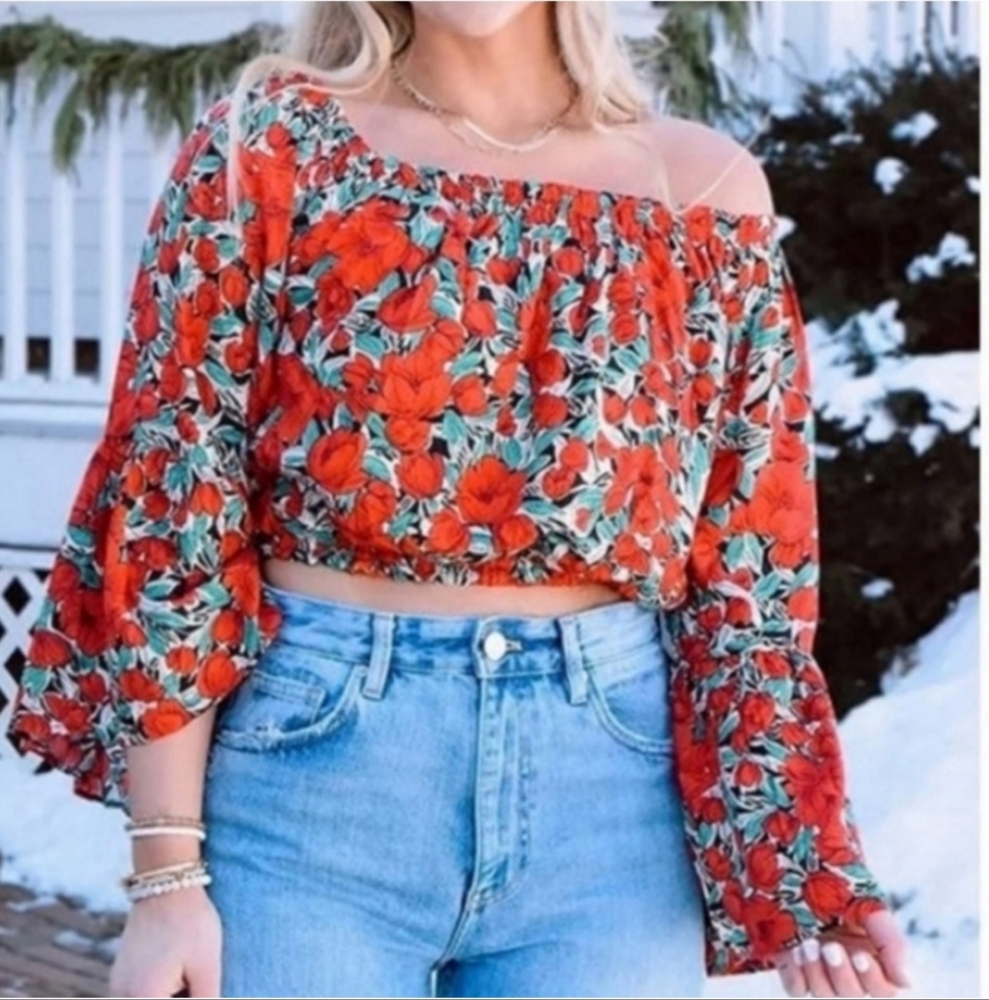 NWT Off the shoulder, floral print, bell sleeve crop top size large